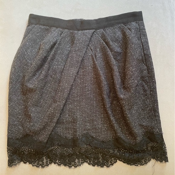 Jessica Simpson Grey and Black Lace Tulip style Skirt - Picture 2 of 5